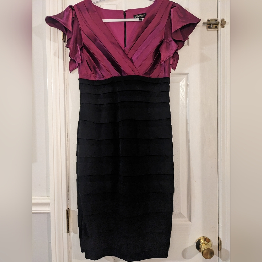 Signature by Sangria wine and black knee length sheath dress, size 8.
